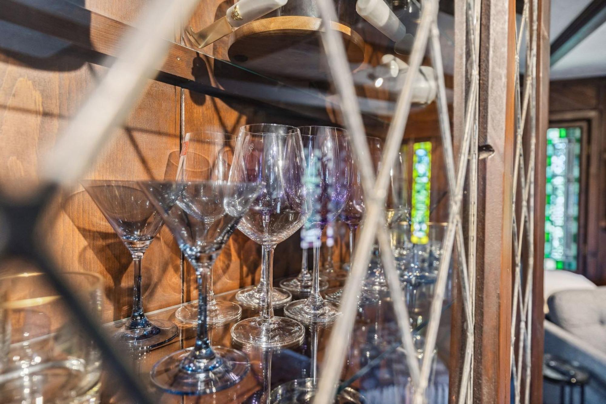 Enchanted Castle - Your Royal Getaway Awaits Cleveland Buitenkant foto
