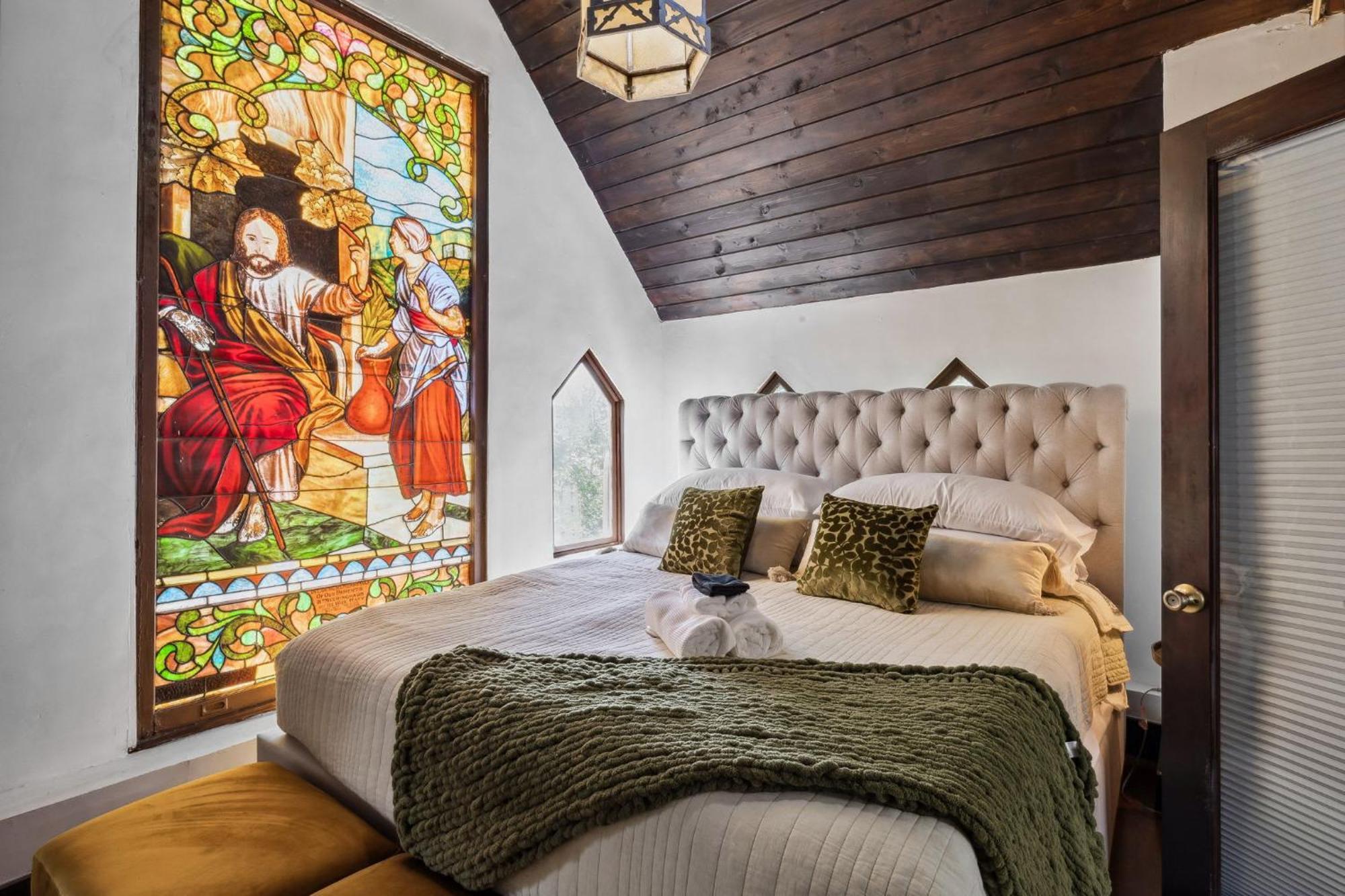 Enchanted Castle - Your Royal Getaway Awaits Cleveland Buitenkant foto